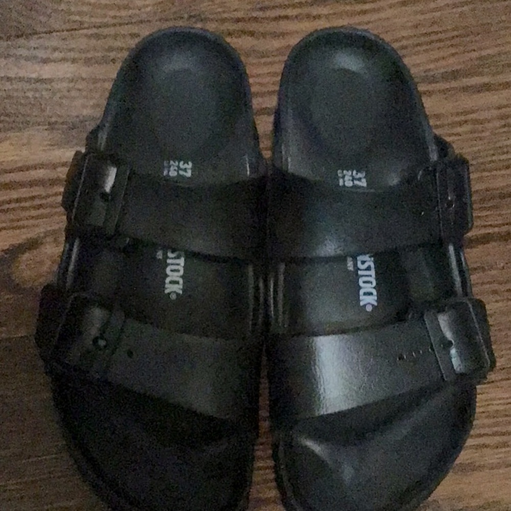 Birkenstock Black Flatbed Sandal